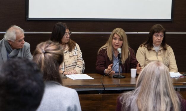 En la UNDAV, Litza destacó el fortalecimiento entre el Puerto y la Comunidad, "como motor económico para Avellaneda"