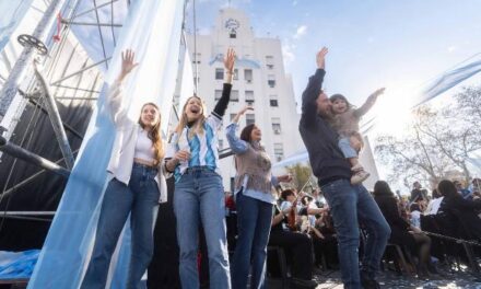 Miles de vecinos de Lomas de Zamora celebraron el 9 de julio con “Amor por la Patria y Mundial en Comunidad”