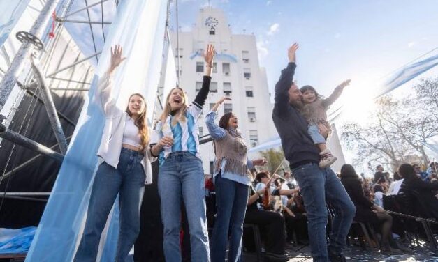 Miles de vecinos de Lomas de Zamora celebraron el 9 de julio con “Amor por la Patria y Mundial en Comunidad”