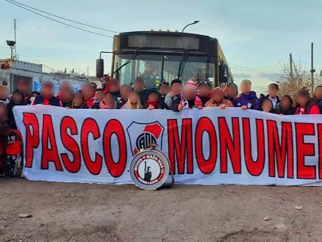 Emboscaron a tiros a barras de River en Bernal Oeste