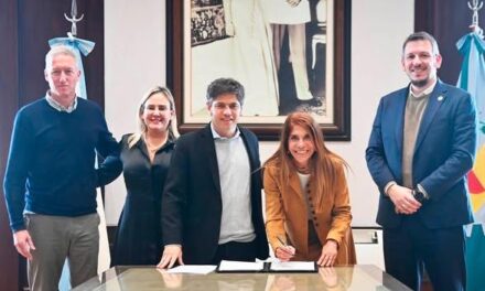 La intendenta Sierra firmó un acuerdo con Kicillof para incorporar maquinaria y vehículos en Avellaneda