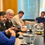 Adiós al cableado aéreo en CABA: Acuerdo entre la Ciudad y las empresas de telecomunicaciones avanzan con un plan para ordenarlo