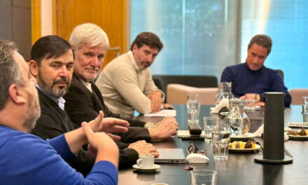 Adiós al cableado aéreo en CABA: Acuerdo entre la Ciudad y las empresas de telecomunicaciones avanzan con un plan para ordenarlo