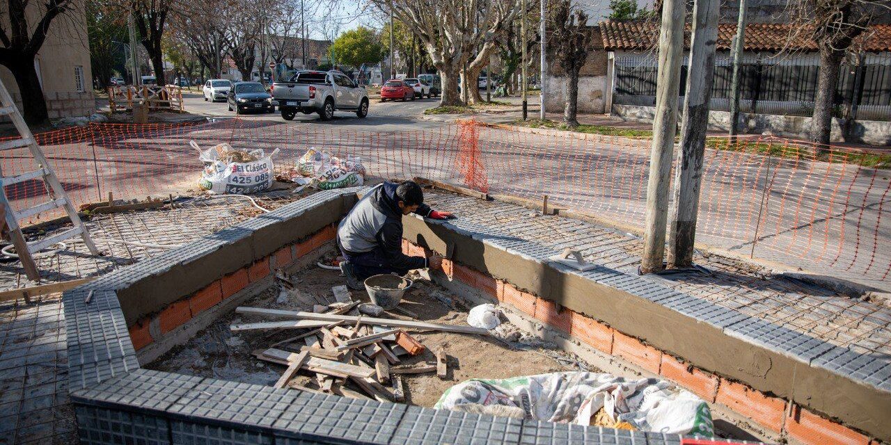 Continúa la ejecución del Plan de Pavimentación 2026 en el centro de Escalada