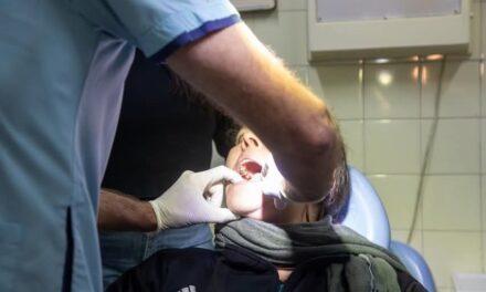 El Municipio volvió a entregar prótesis dentales a quilmeños con el programa 'Quilmes Sonríe'