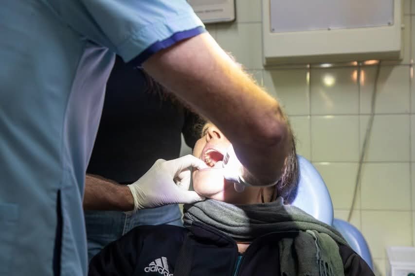 El Municipio volvió a entregar prótesis dentales a quilmeños con el programa 'Quilmes Sonríe'