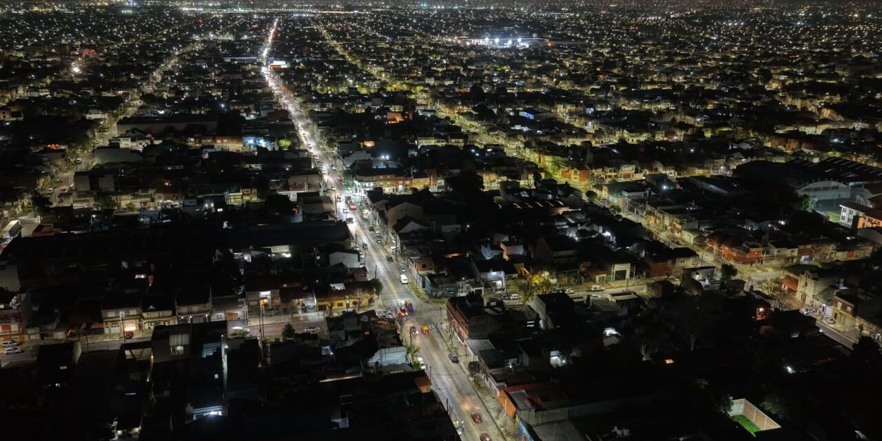 Lanús Gobierno repotencia las luminarias de avenidas del distrito
