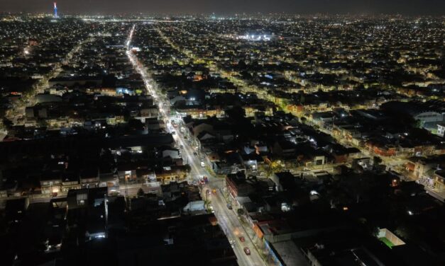 Lanús Gobierno repotencia las luminarias de avenidas del distrito