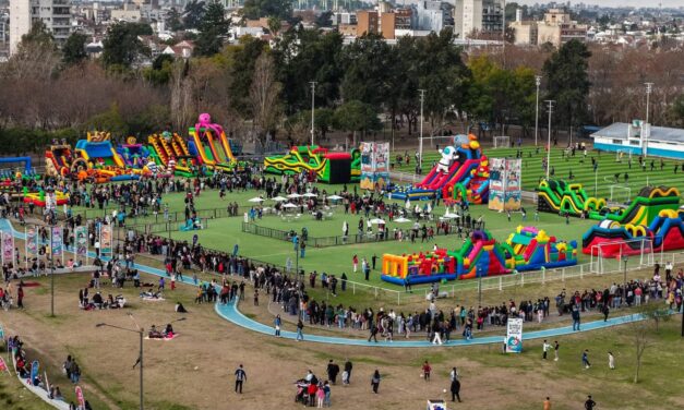 Más de 60 mil vecinos de Lanús disfritaron los espectáculos de las Vacaciones de Invierno "Universo Aventura"