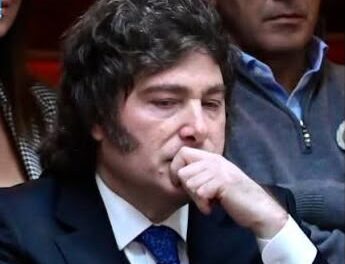 Ultimos 3 sondeos muestran el deterioro de la imagen de Milei, y un 60% de rechazo a la economía