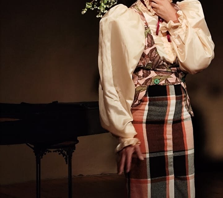 Música y Humor: "La Frecuencia Perfecta" de Karina Polito llega a Bernal