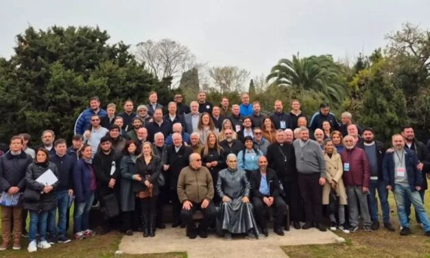 Arauz: "La Iglesia nos está dando un mensaje importante a la política y a la sociedad"