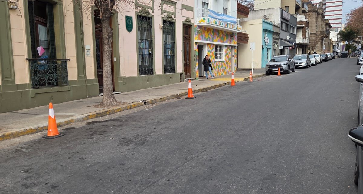 Vecinos en conflicto con el High Scholl por el uso de conos en la vía pública
