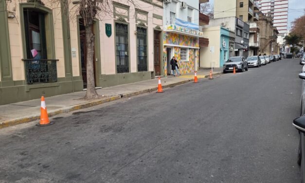 Vecinos en conflicto con el High Scholl por el uso de conos en la vía pública