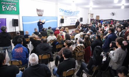 Ferraresi llevó sus propuestas a Zárate y San Nicolás: Charló con dirigentes y dialogó con vecinos