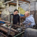 Santalla entregó indumentaria de trabajo a una cooperativa de reciclado de Avellaneda