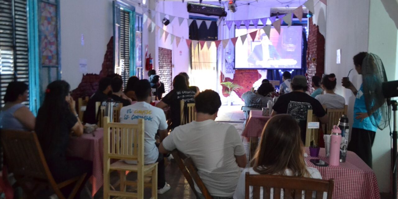 Proyección y debate en el Centro Cultural 'Hagan Lío'