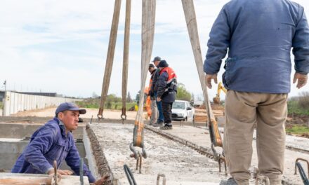 Avanza con fondos municipales la obra de la nueva subida y bajada de la Autopista en Ezpeleta