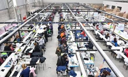"Piensen la próxima vez que voten", les dijo un empresario llorando a los 120 trabajadores que despidió