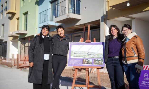 Mayra, Mieri y Batakis recorrieron la construcción de 28 viviendas del barrio La Odisea