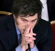 Milei cae al 31,4%, casi 6 de cada 10 desaprueban su gestión y ningún opositor lo capitaliza