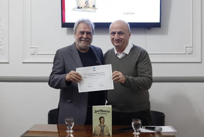 Daniel Miguez presentó su libro en el HCD Lanús y fue declarado Vecino Destacado
