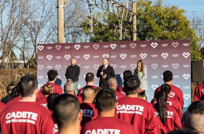 Julián Álvarez encabezó la apertura de la Escuela de Policía Municipal de Lanús