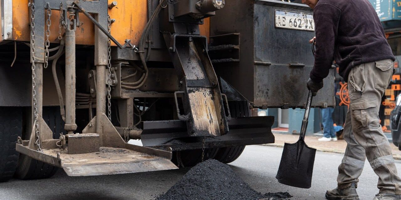 Intensifican trabajos de bacheo asfáltico y carpeta en todo Quilmes