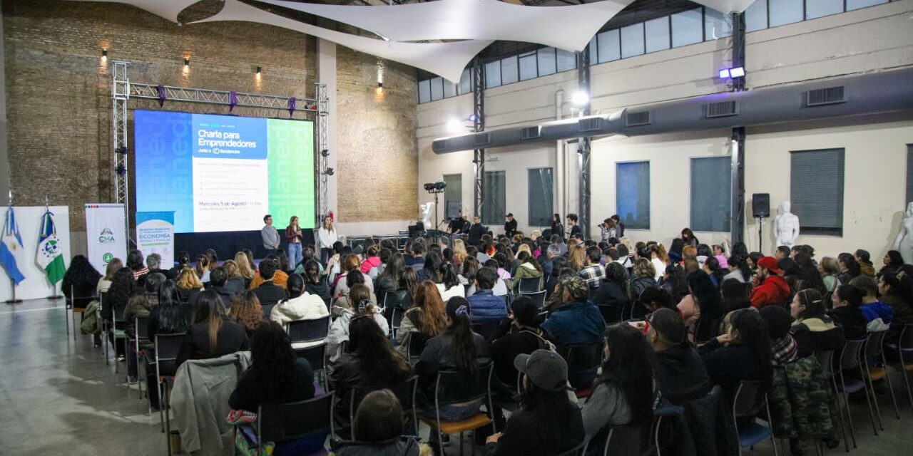 Avellaneda capacitó a más de 200 emprendedores en estrategias de venta por redes sociales