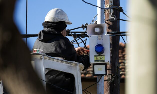 Lanús Gobierno continúa instalando alarmas vecinales en los barrios