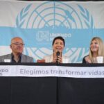 Ante estudiantes, Mayra afirmó: “Sueñen con querer transformar las realidades injustas, y que nada ni nadie los baje de ese sueño”