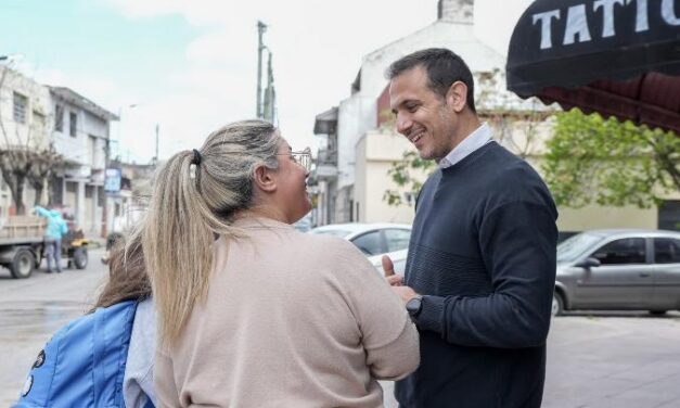 Julián Alvarez recorrió las obras de repavimentación en Villa Progreso