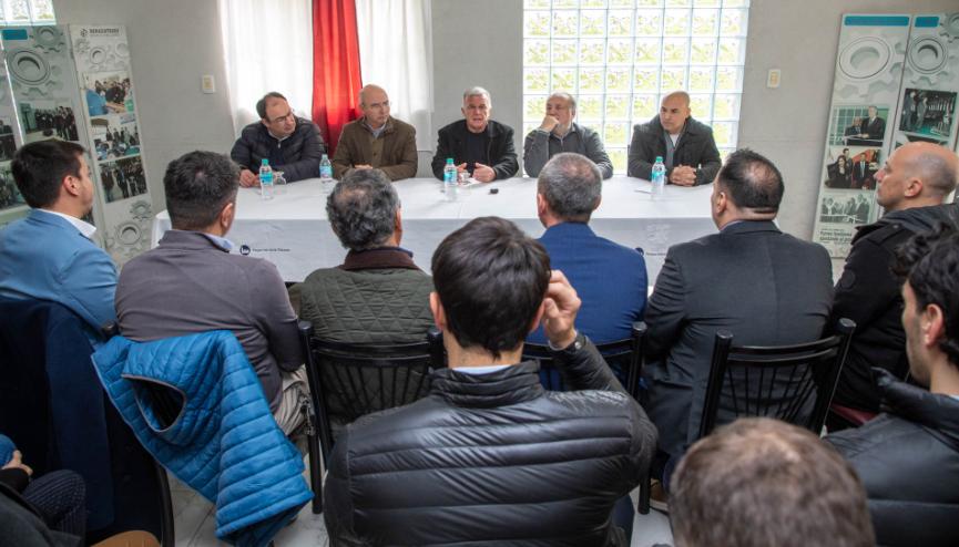 El intendente Balor se reunió con industriales sanjuaninos y berazateguenses en el Parque Industrial Plátanos