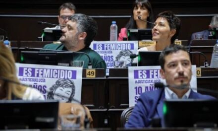 Mayra: “En 2027 la disyuntiva va a ser clara, políticos que obedecen a su pueblo o que lo someten”