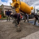 SIguen las obras de pavimentación en distintos barrios de Lanús
