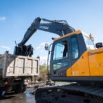 Ante el fenómeno El Niño, la Municipalidad de Quilmes sumó una nueva máquina para el trabajo en los arroyos