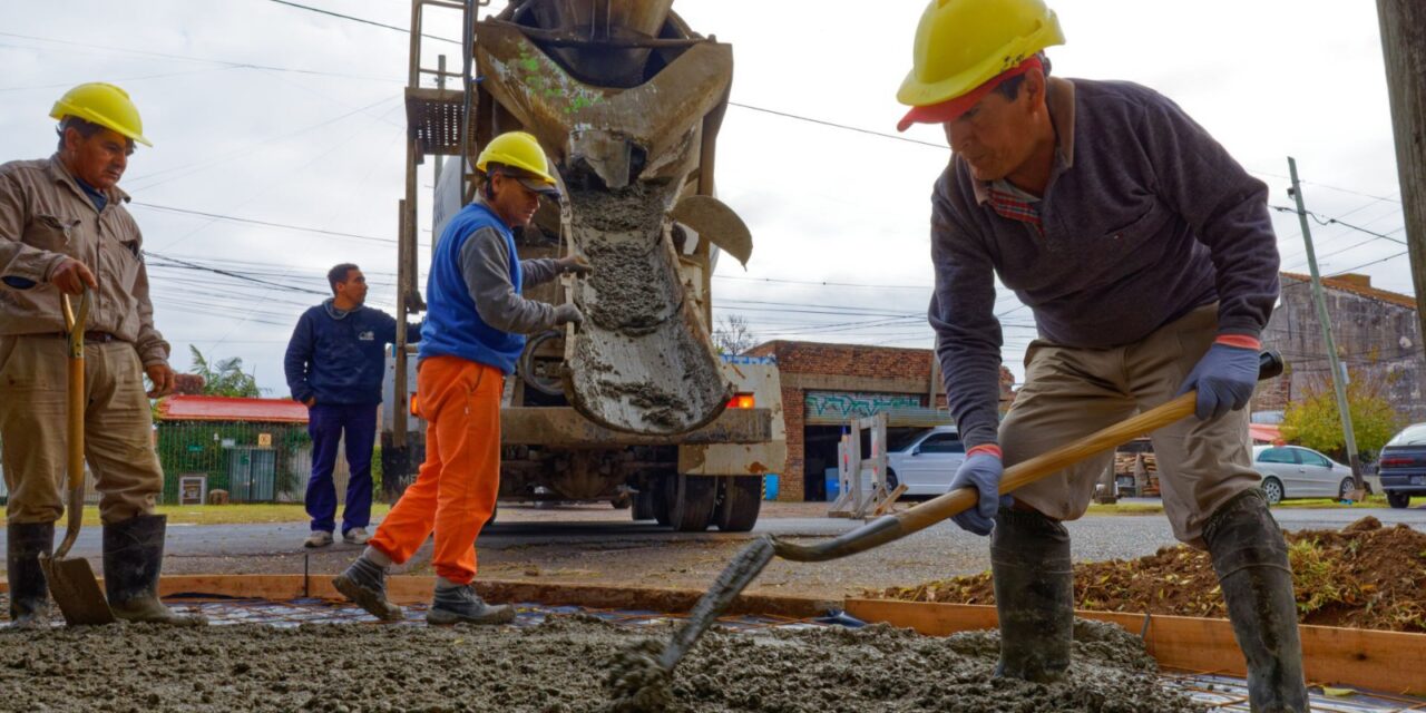 Nuevas veredas, luces y forestación: así avanza la renovación de Villa España