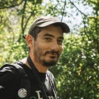 Detrás de cada lucha, siempre hay al menos un idiota que termina arruinando todo