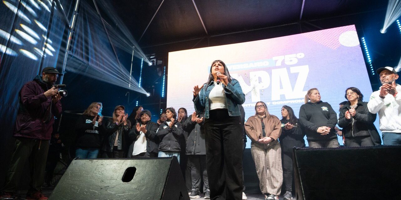 Mayra Mendoza y Eva Mieri en La Paz por su aniversario: "Acá ya llevamos más de 100 cuadras de pavimento y para 2027 la meta es llegar a 130"