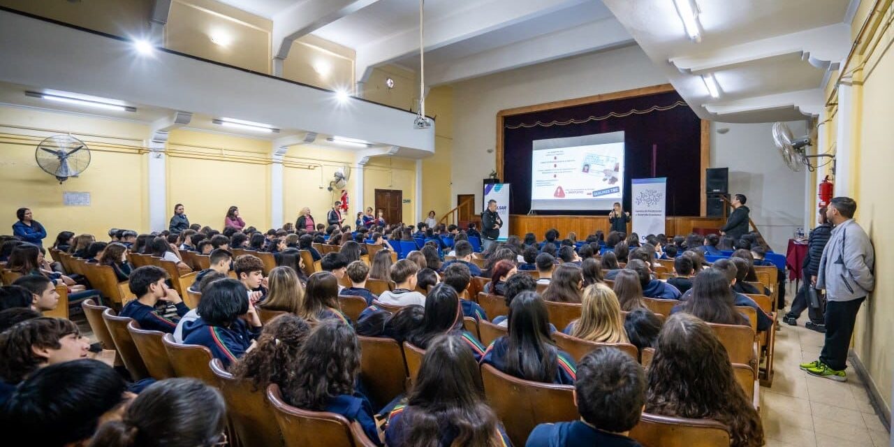 El Municipio de Quilmes llevó adelante un taller de Manipulación de Alimentos a 400 estudiantes secundarios