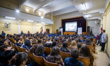 El Municipio de Quilmes llevó adelante un taller de Manipulación de Alimentos a 400 estudiantes secundarios
