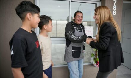 Familias avellanedenses recibieron viviendas en la Isla Maciel