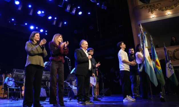Sierra participó de la celebración por los 40 años de la Escuela de Música Popular de Avellaneda