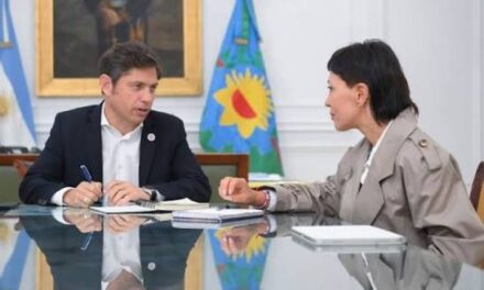 Fuerte gesto de Mayra a Kicillof: Lo invitó a Quilmes a entregarle el premio a los ganadores de los Bonaerenses