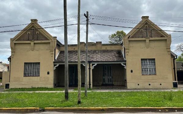 "Las Colonias" en Lanús, un barrio centenario que late al calor de las vías