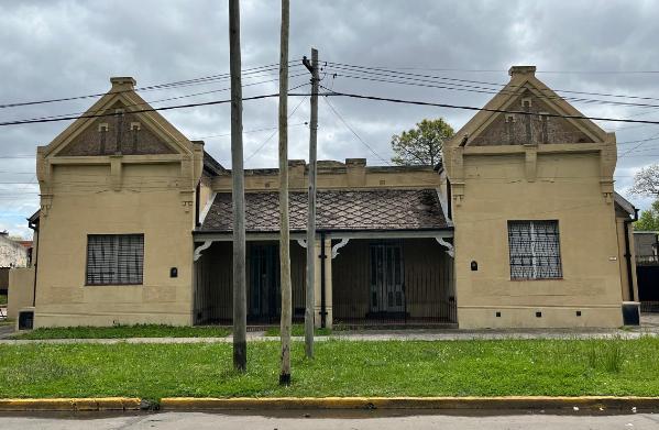 "Las Colonias" en Lanús, un barrio centenario que late al calor de las vías