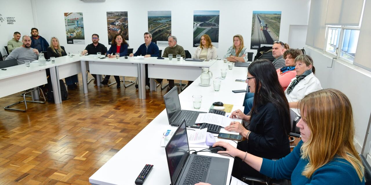La Provincia presentó las bases para la gestión integral de cianobacterias