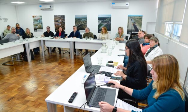 La Provincia presentó las bases para la gestión integral de cianobacterias