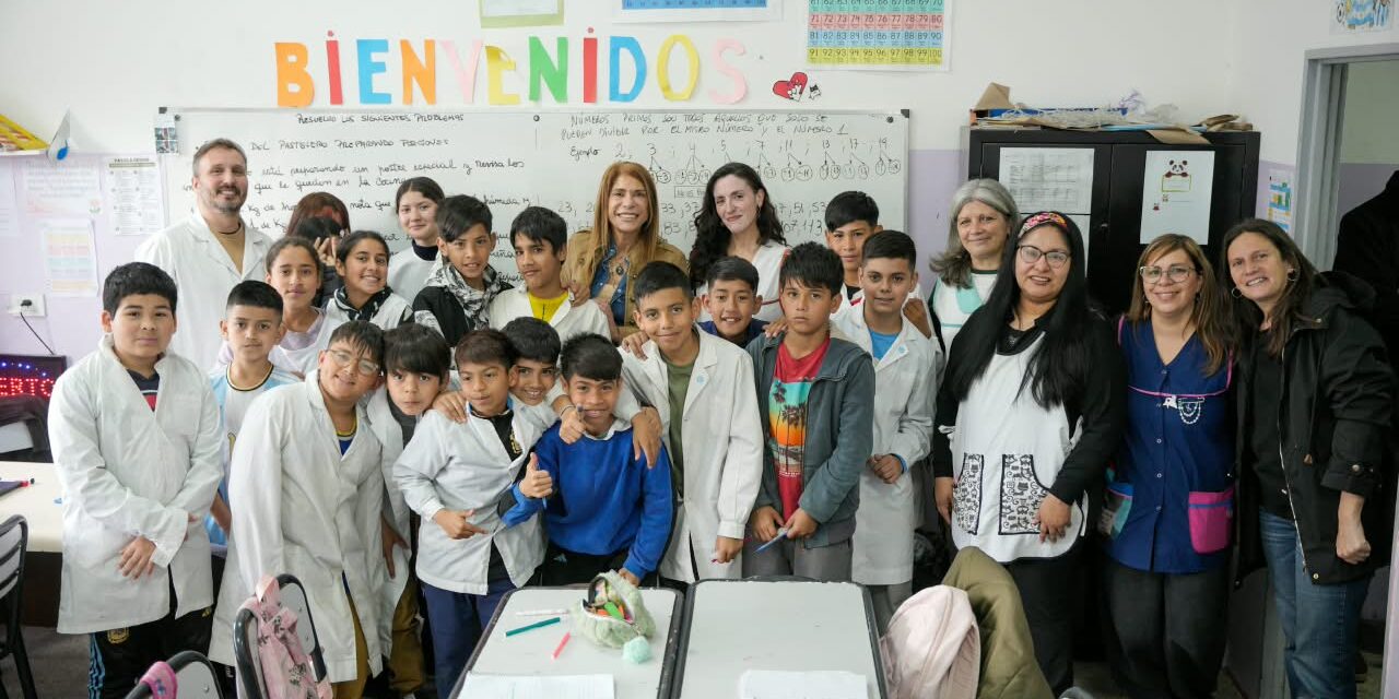 El Municipio de Avellaneda entregó subsidios a escuelas públicas del distrito