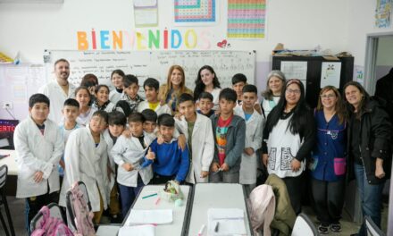 El Municipio de Avellaneda entregó subsidios a escuelas públicas del distrito